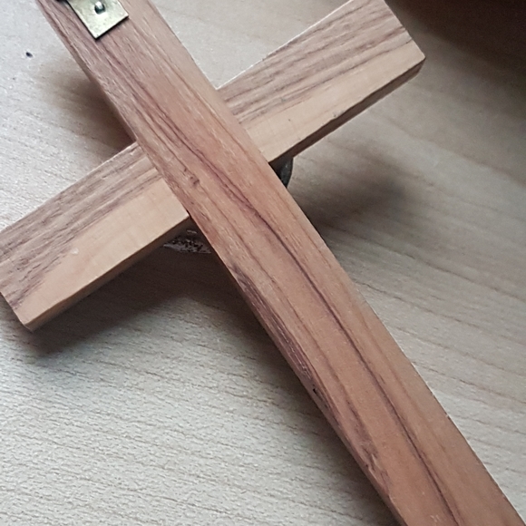Vintage wooden cross with the crucifix - Picture 3 of 7